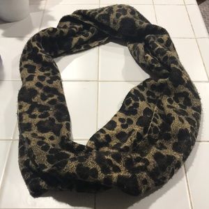 Michael Kors leopard infinity scarf